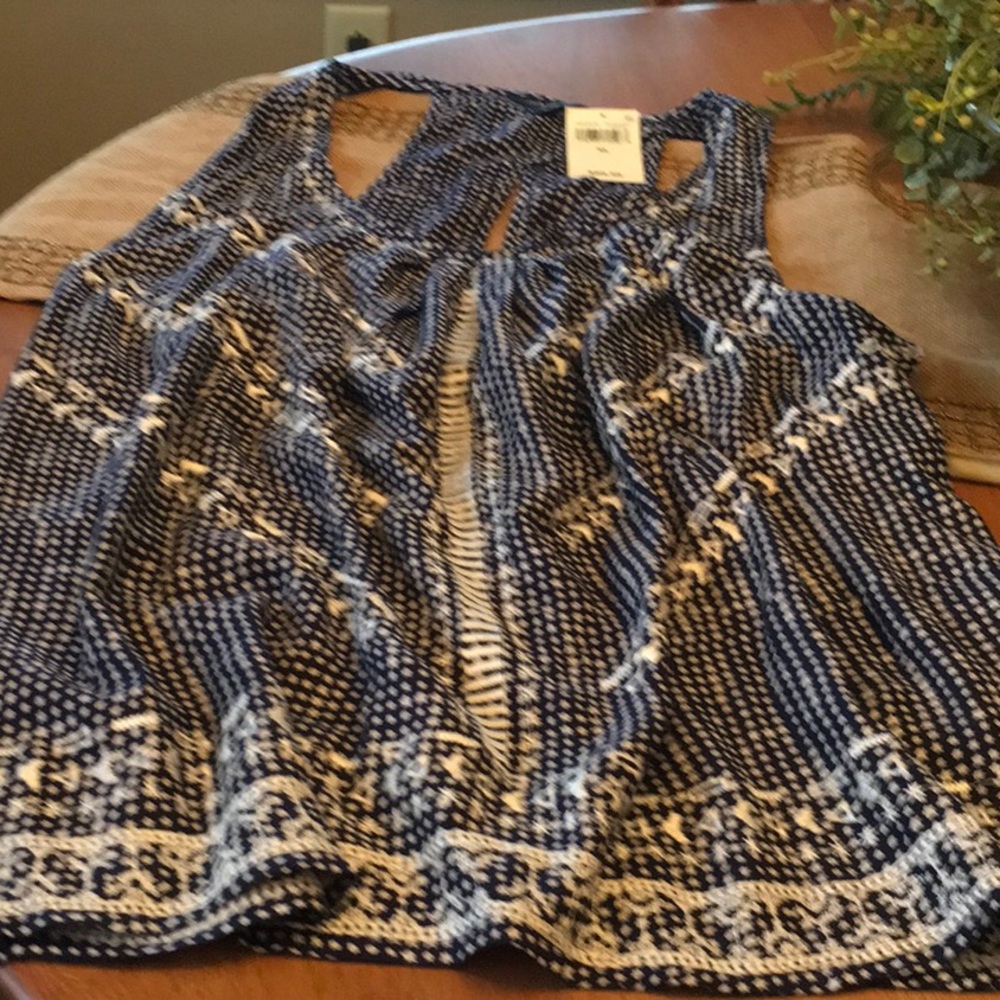 New Lucky Brand crop top with crisscrossed back